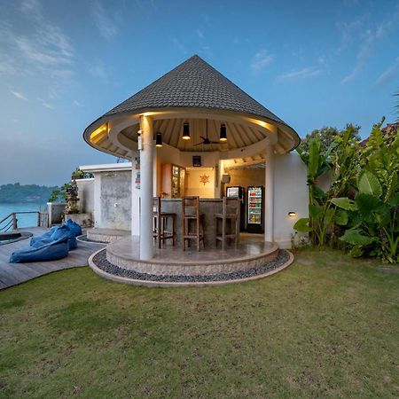 Ceningan Beachside Villas Lembongan Exterior photo