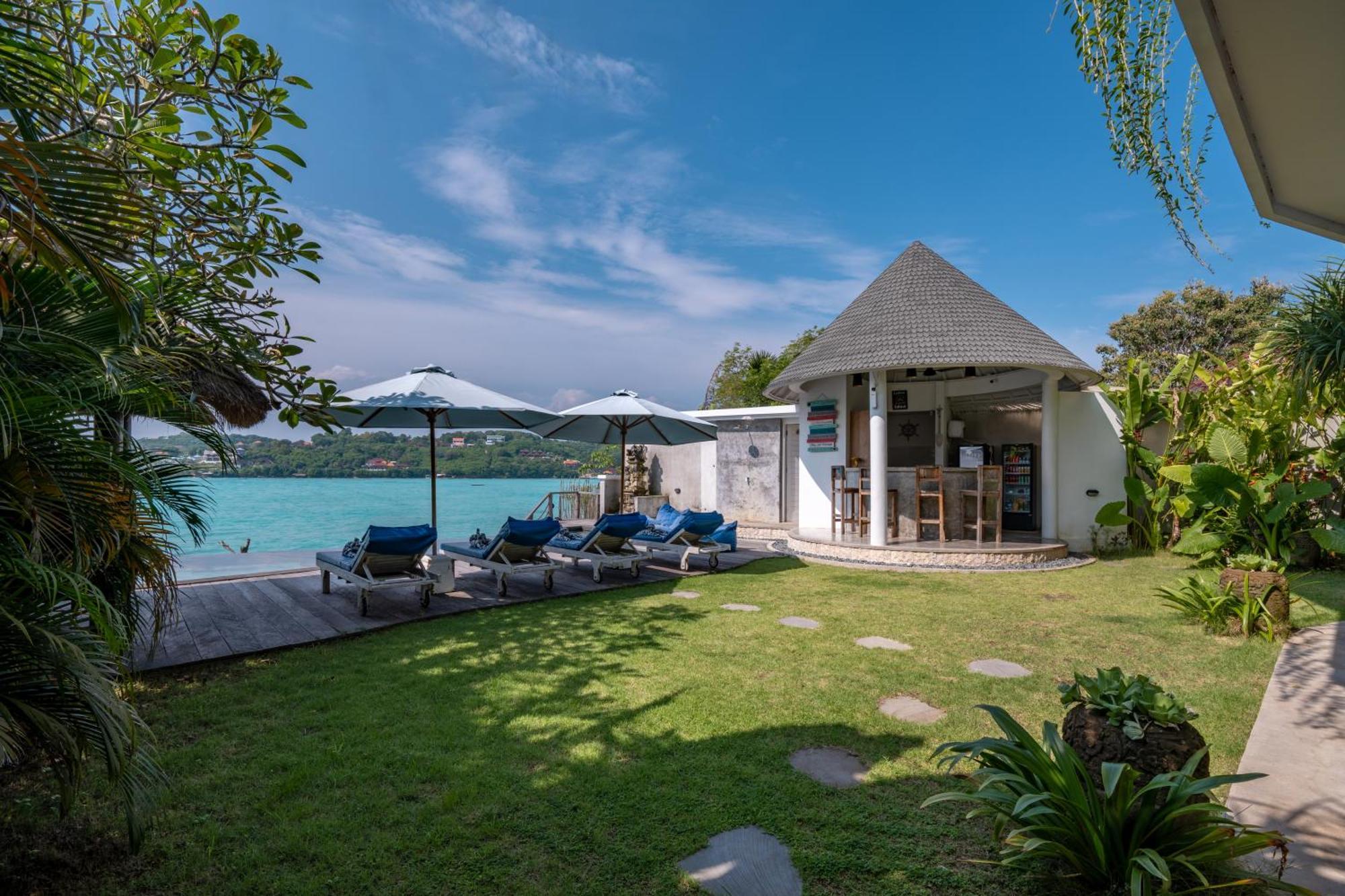 Ceningan Beachside Villas Lembongan Exterior photo