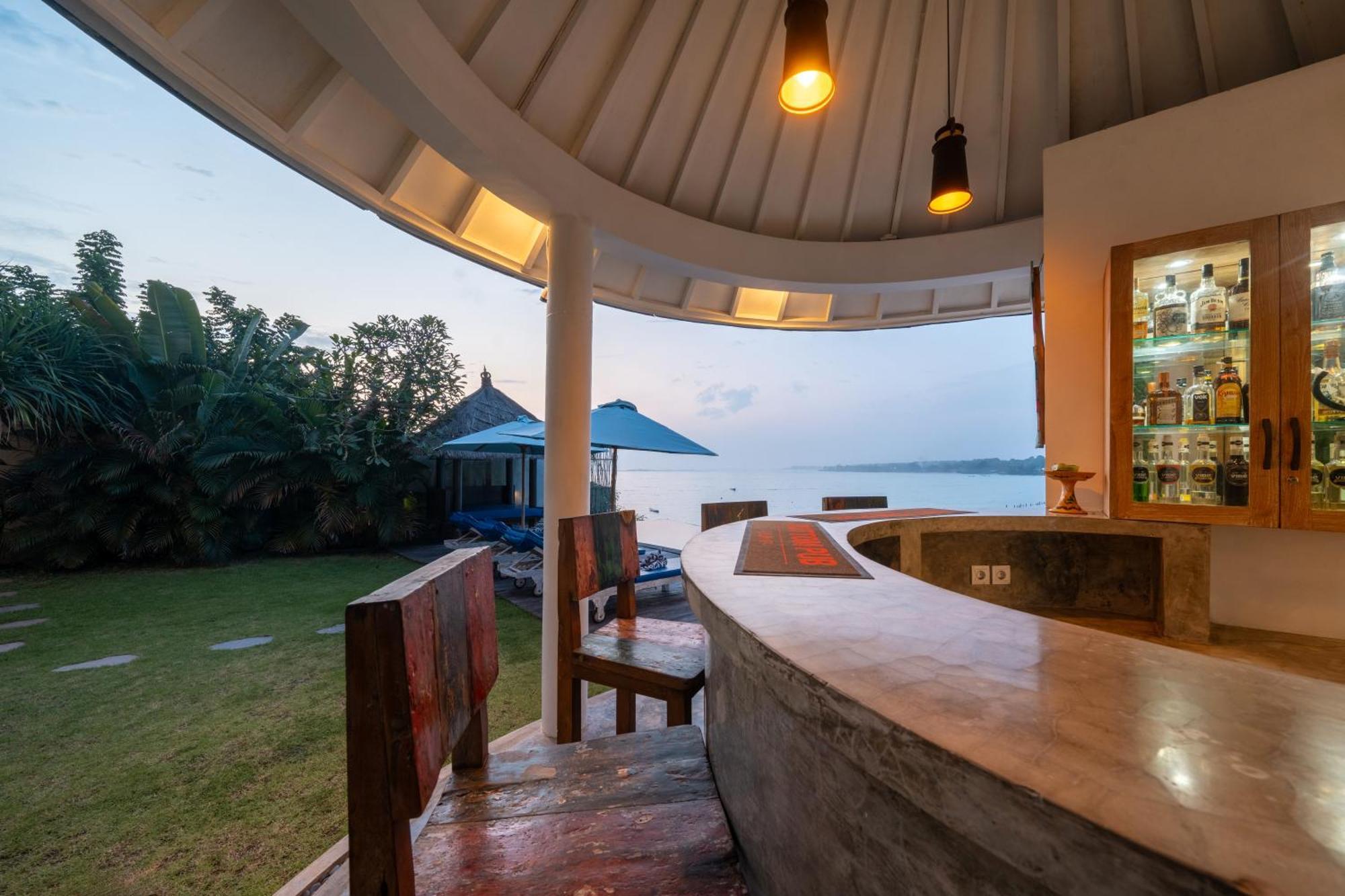 Ceningan Beachside Villas Lembongan Exterior photo