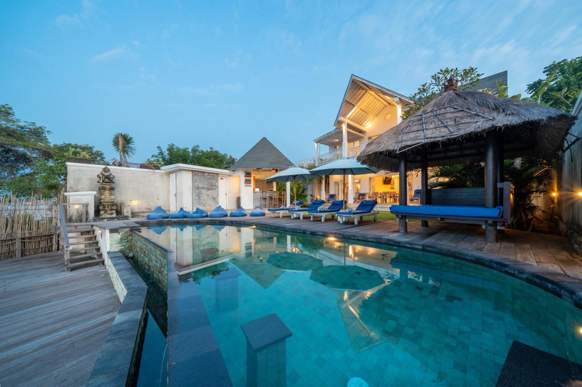 Ceningan Beachside Villas Lembongan Exterior photo
